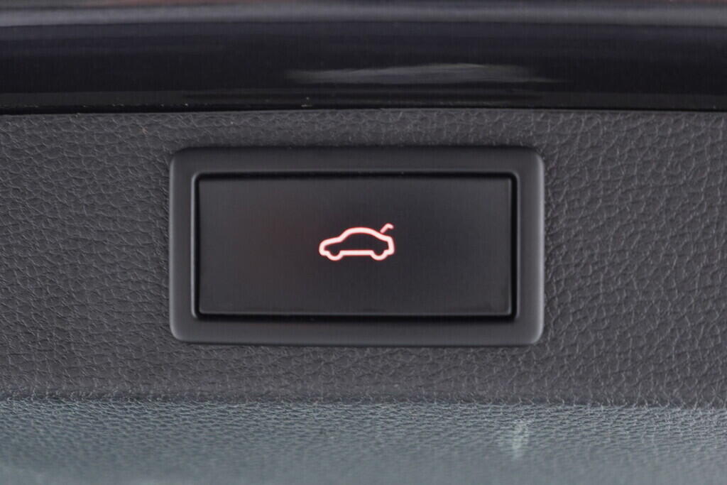 OV190V09180_40.webp_KAROQ Style Plus 1.0 TSI 81 kW manuál, DPH