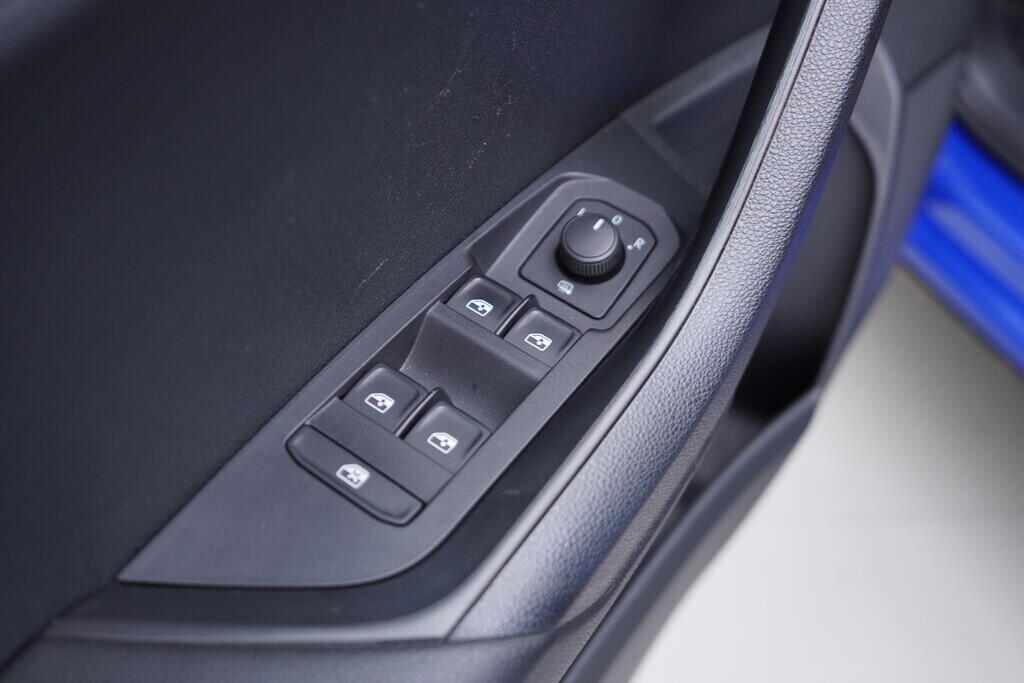 OV190V09181_20.webp_KAROQ Ambition 2.0 TDI 110 kW automat, DPH