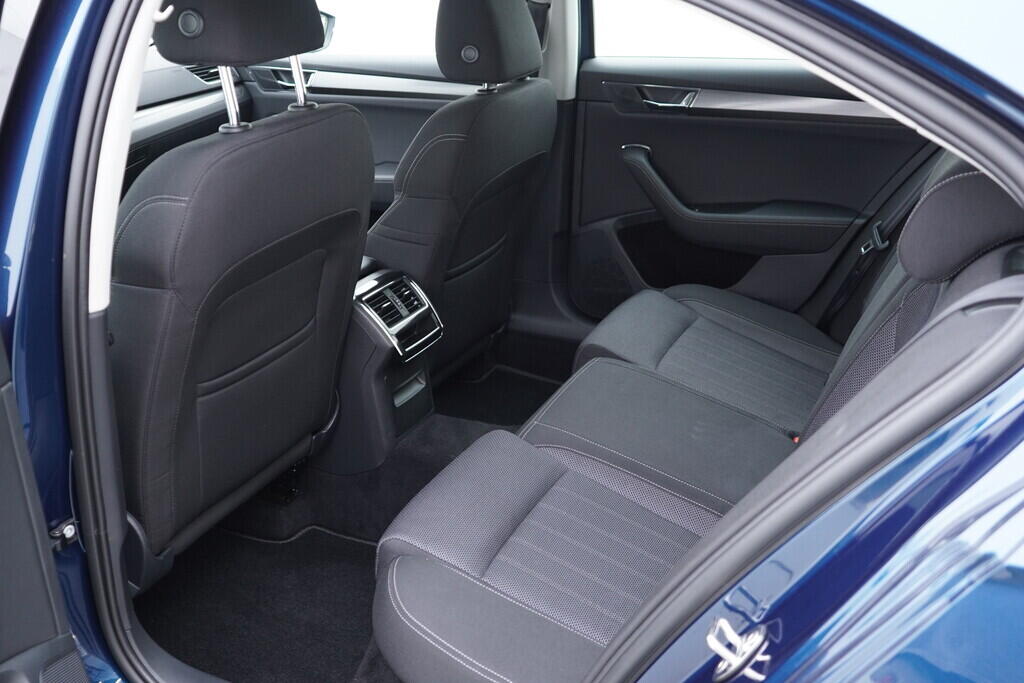 OV190V09182_39.webp_SUPERB Style 2.0 TDI 110 kW automat, DPH