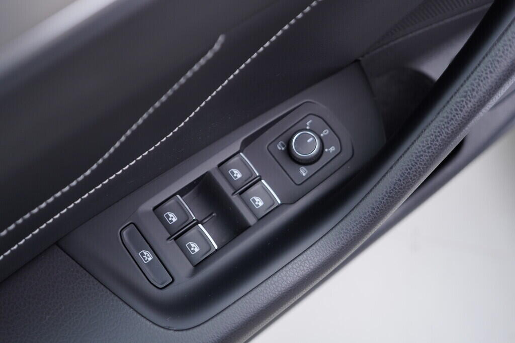 OV190V09183_20.webp_PASSAT VARIANT Elegance 2.0 TDI 110 kW automat, DPH