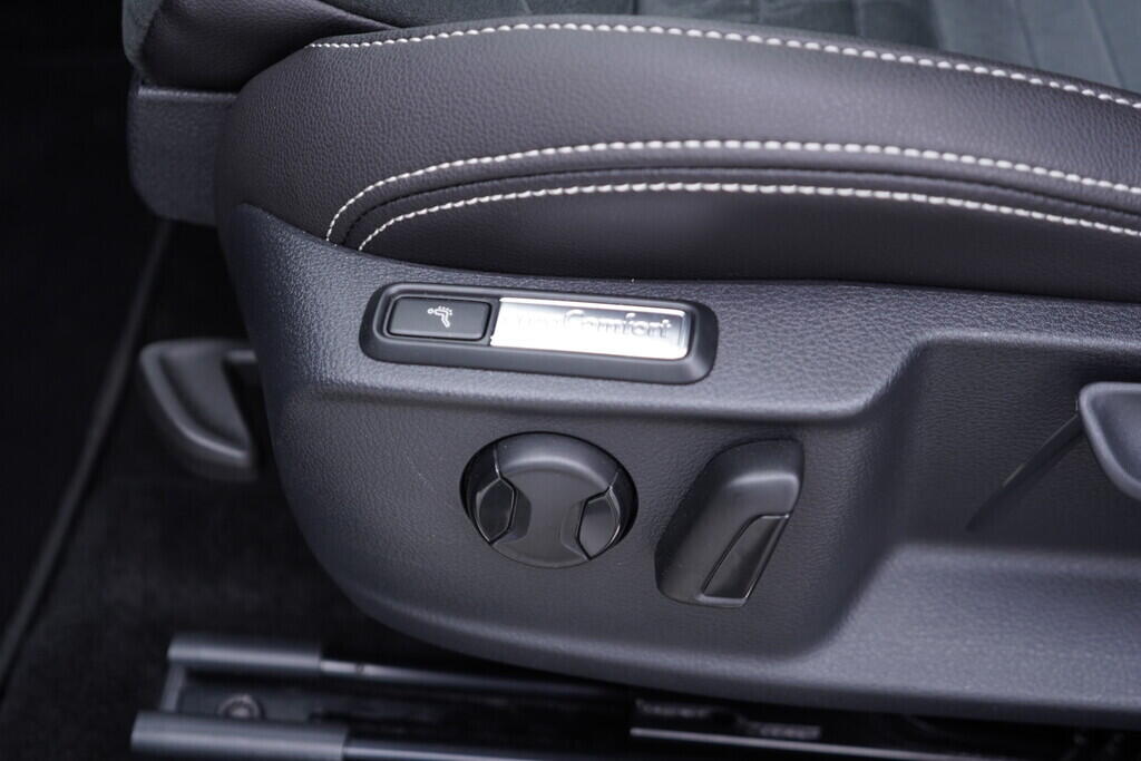 OV190V09183_21.webp_PASSAT VARIANT Elegance 2.0 TDI 110 kW automat, DPH