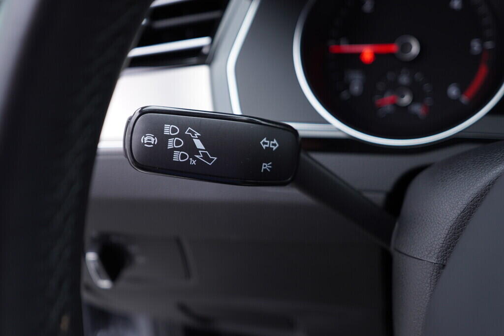 OV190V09183_25.webp_PASSAT VARIANT Elegance 2.0 TDI 110 kW automat, DPH