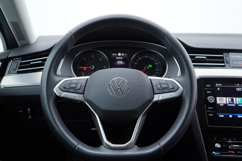 OV190V09183_31.webp_PASSAT VARIANT Elegance 2.0 TDI 110 kW automat, DPH
