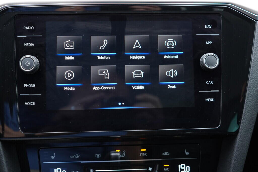 OV190V09183_38.webp_PASSAT VARIANT Elegance 2.0 TDI 110 kW automat, DPH