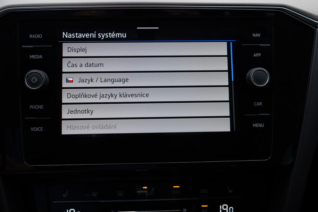 OV190V09183_39.webp_PASSAT VARIANT Elegance 2.0 TDI 110 kW automat, DPH