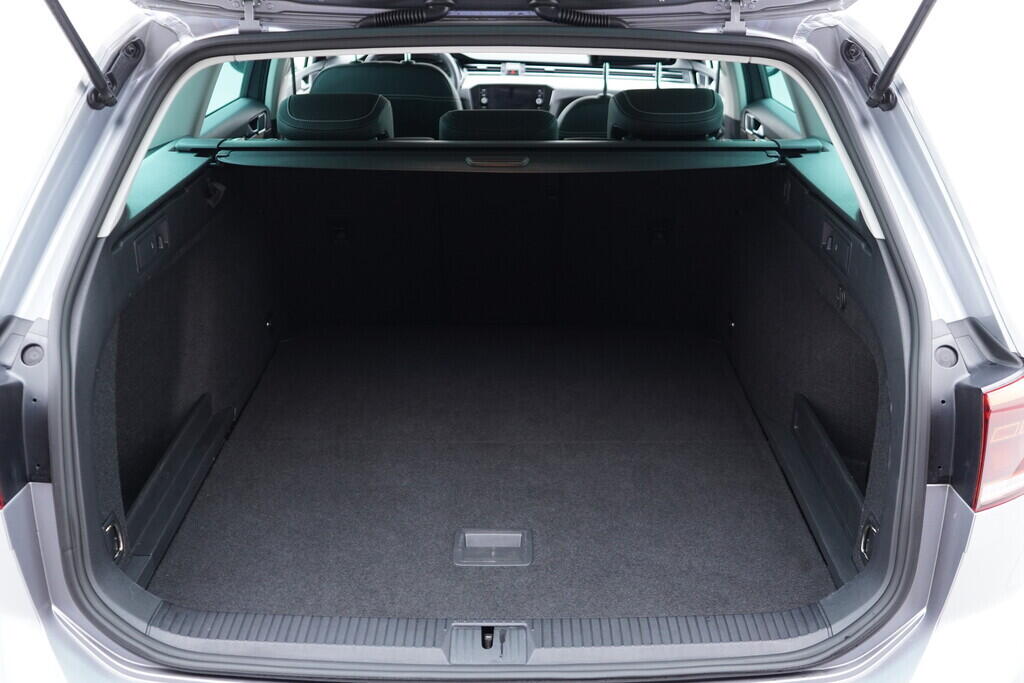 OV190V09183_45.webp_PASSAT VARIANT Elegance 2.0 TDI 110 kW automat, DPH