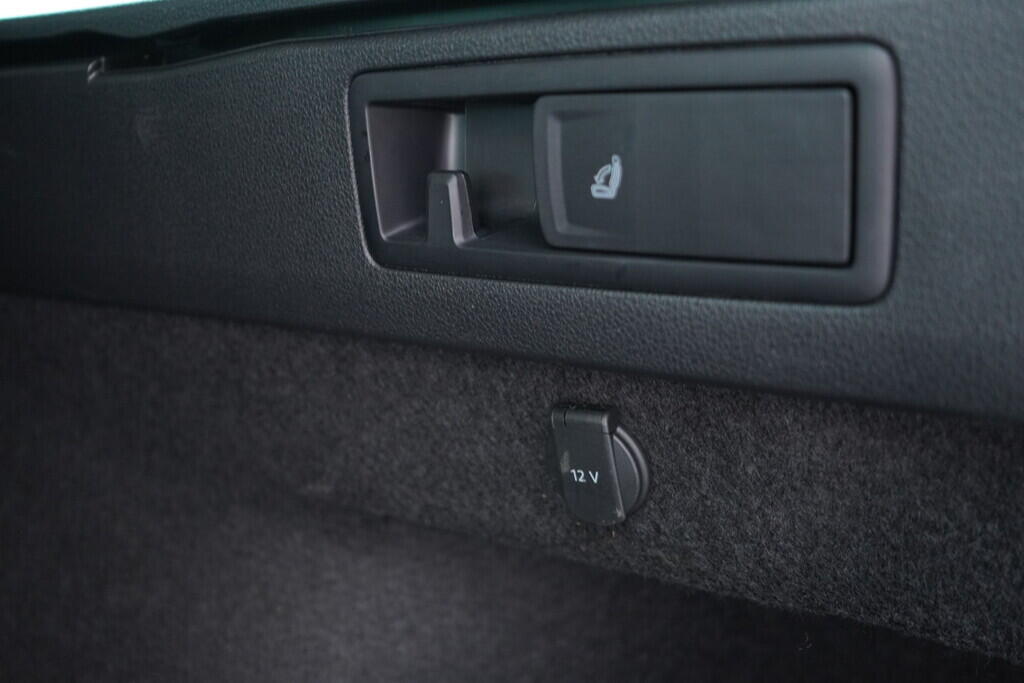 OV190V09183_46.webp_PASSAT VARIANT Elegance 2.0 TDI 110 kW automat, DPH