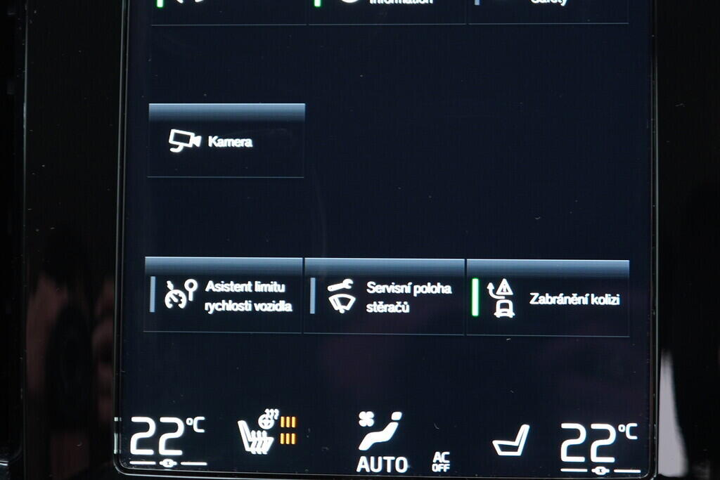 OV190V09186_30.webp_XC40 Momentum  1.5 T3 120 kW automat