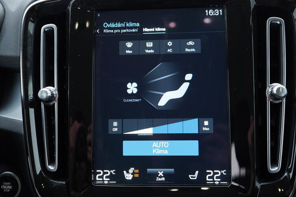 OV190V09186_32.webp_XC40 Momentum  1.5 T3 120 kW automat