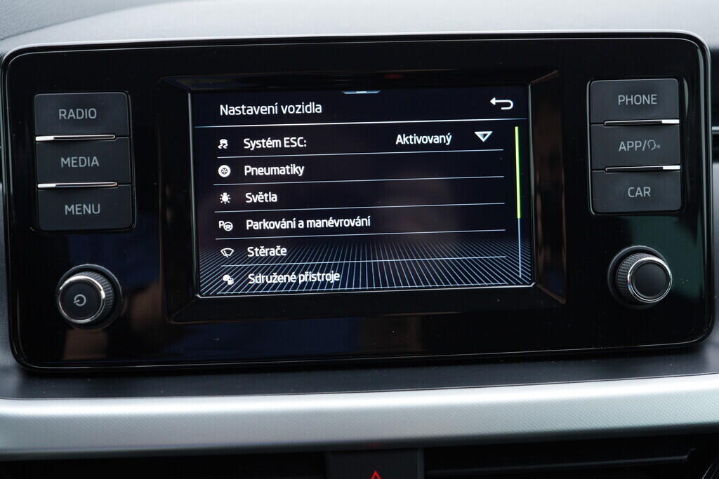 OV190V09197_32.webp_SCALA Drive 1.5 TSI 110 kW manuál