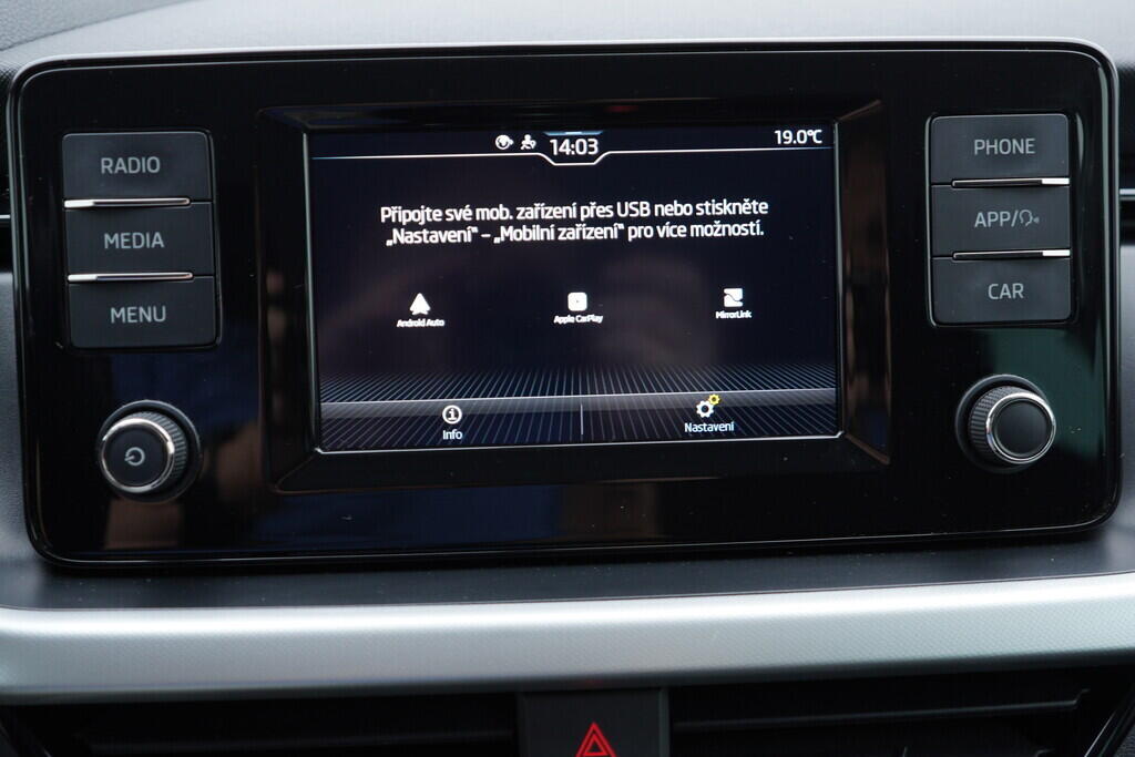 OV190V09197_33.webp_SCALA Drive 1.5 TSI 110 kW manuál