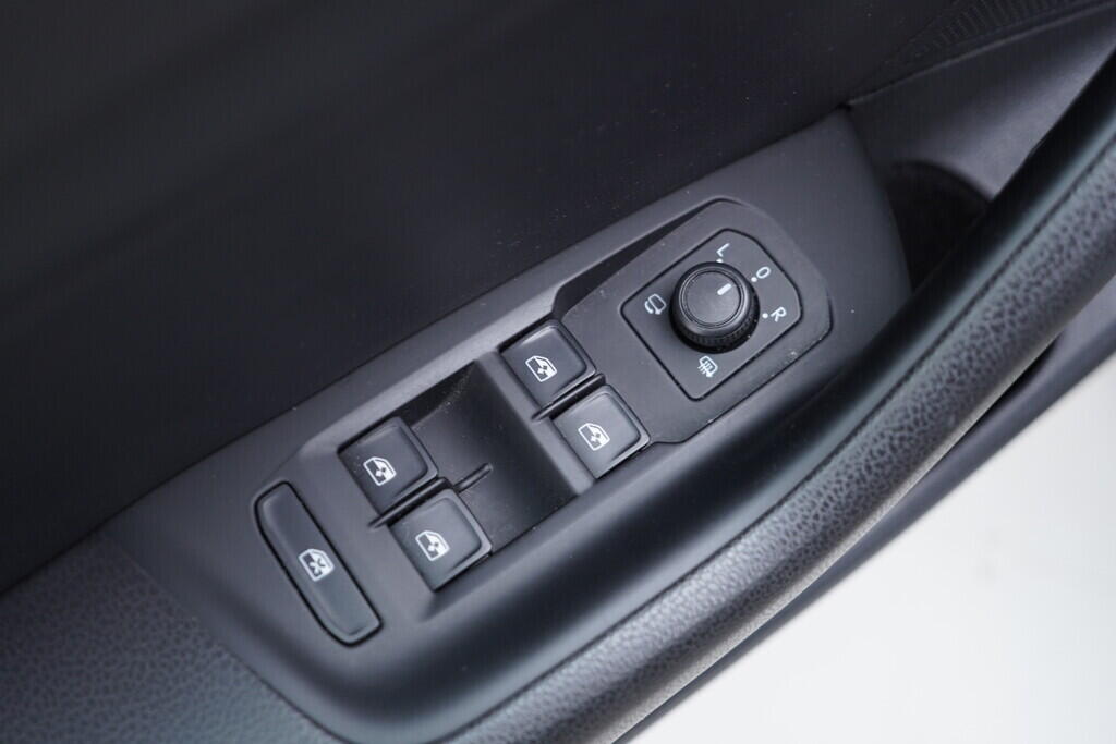 OV190V09203_20.webp_ARTEON R-Line 2.0 TSI 140 kW automat