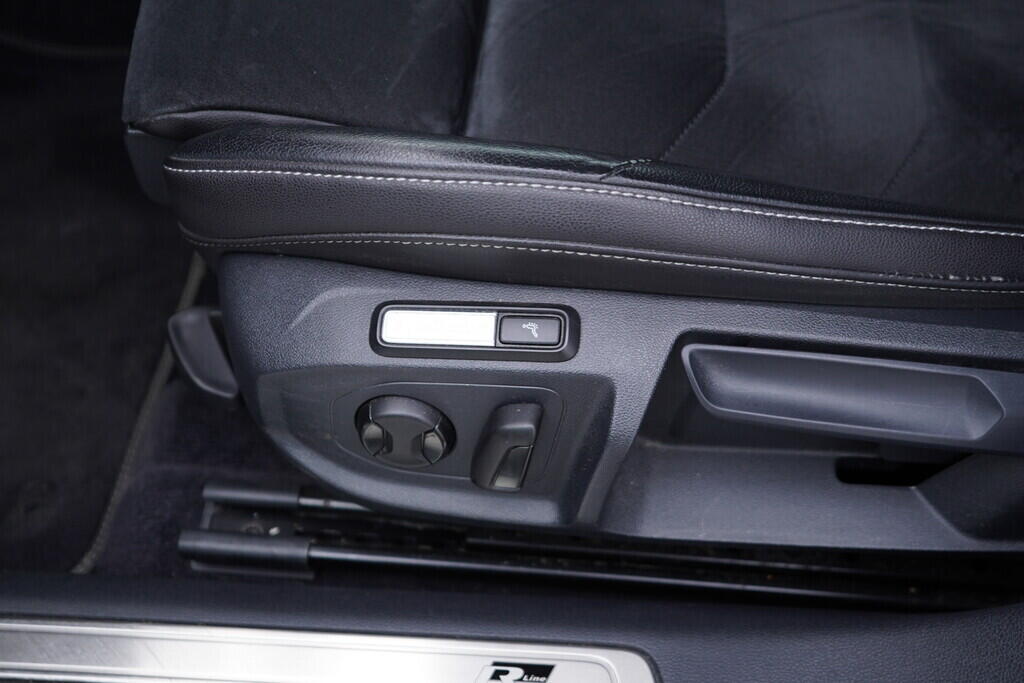 OV190V09203_21.webp_ARTEON R-Line 2.0 TSI 140 kW automat