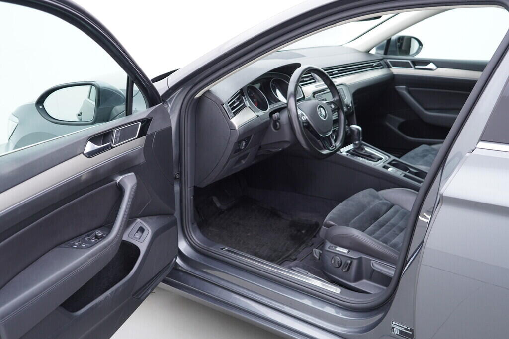 OV190V09205_18.webp_PASSAT VARIANT Highline 1.5 TSI 110 kW automat