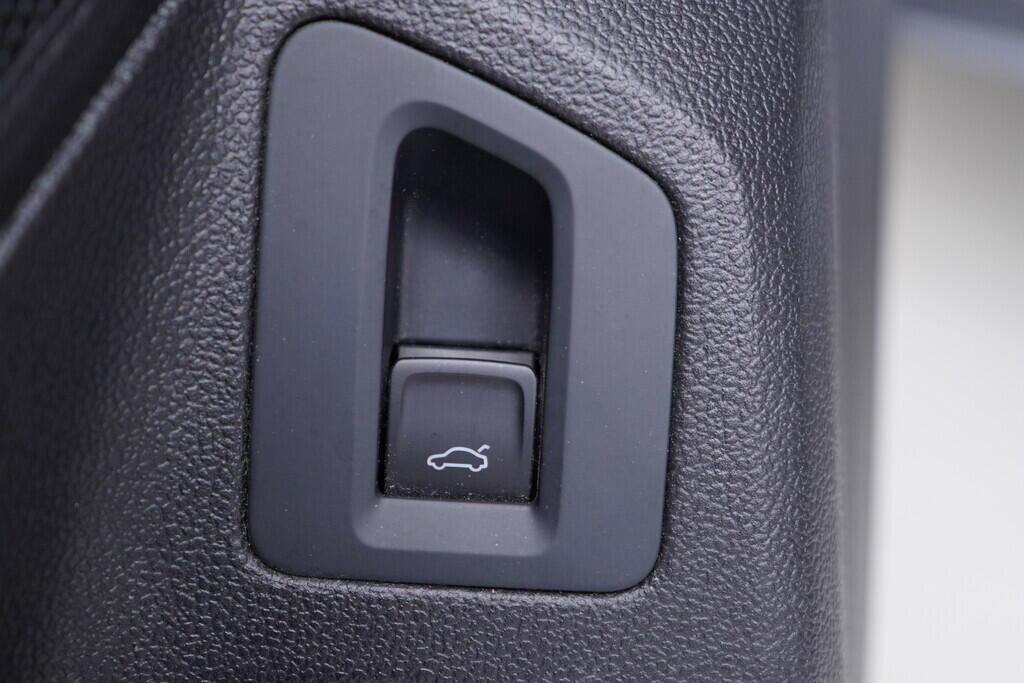 OV190V09205_21.webp_PASSAT VARIANT Highline 1.5 TSI 110 kW automat