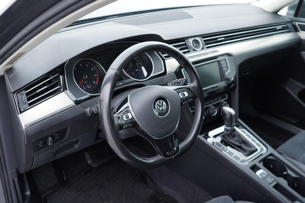 OV190V09205_24.webp_PASSAT VARIANT Highline 1.5 TSI 110 kW automat