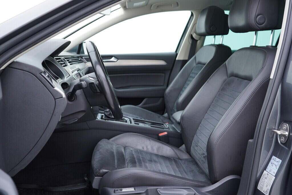 OV190V09205_25.webp_PASSAT VARIANT Highline 1.5 TSI 110 kW automat