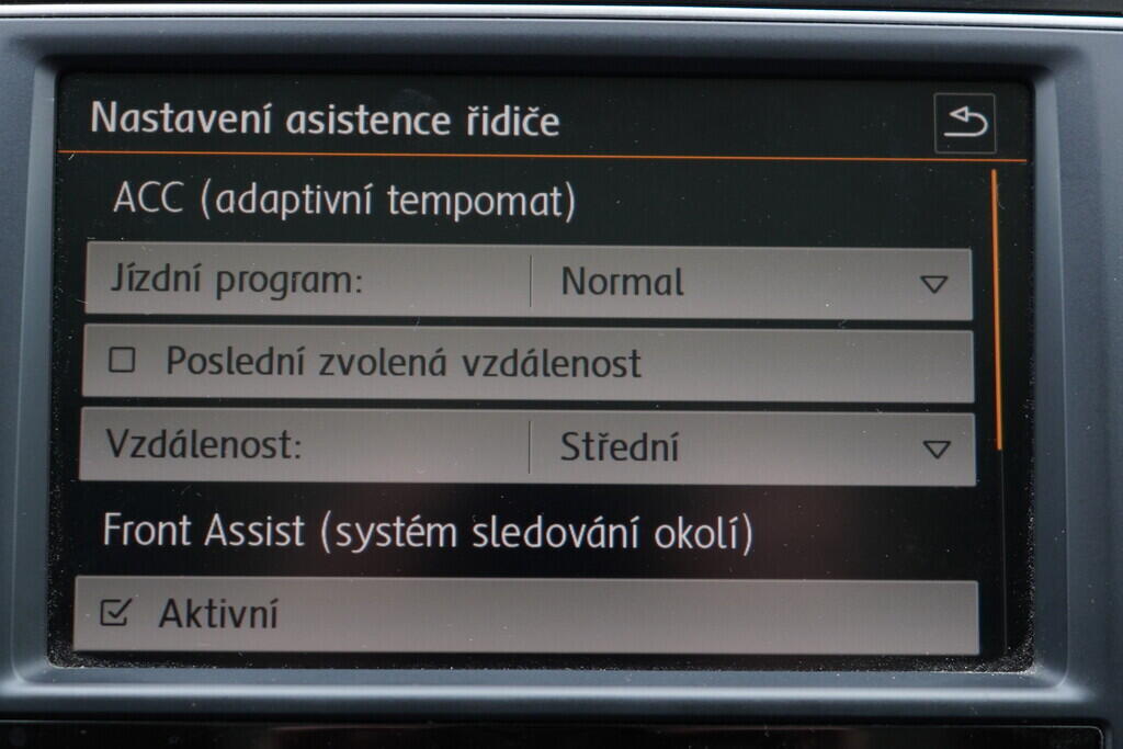 OV190V09205_31.webp_PASSAT VARIANT Highline 1.5 TSI 110 kW automat