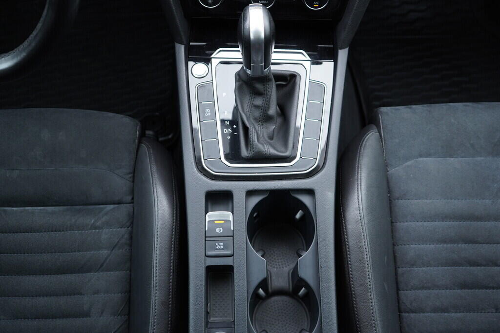 OV190V09205_36.webp_PASSAT VARIANT Highline 1.5 TSI 110 kW automat