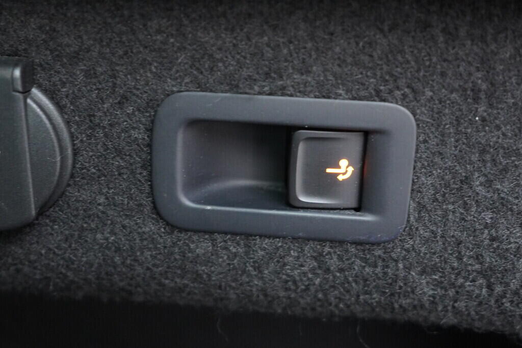 OV190V09205_42.webp_PASSAT VARIANT Highline 1.5 TSI 110 kW automat