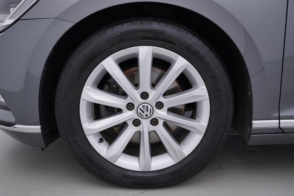 OV190V09205_44.webp_PASSAT VARIANT Highline 1.5 TSI 110 kW automat