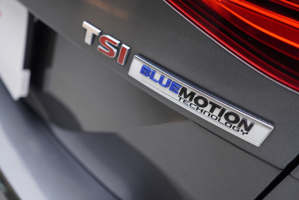 OV190V09205_45.webp_PASSAT VARIANT Highline 1.5 TSI 110 kW automat