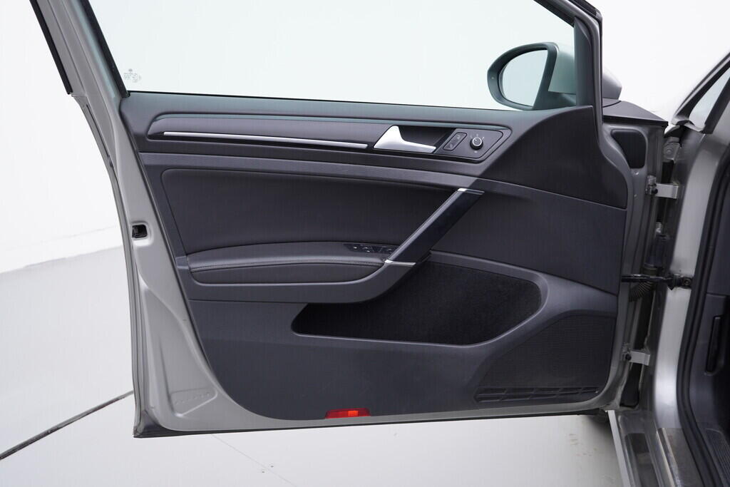 OV190V09207_19.webp_GOLF Highline 1.4 TSI 110 kW manuál