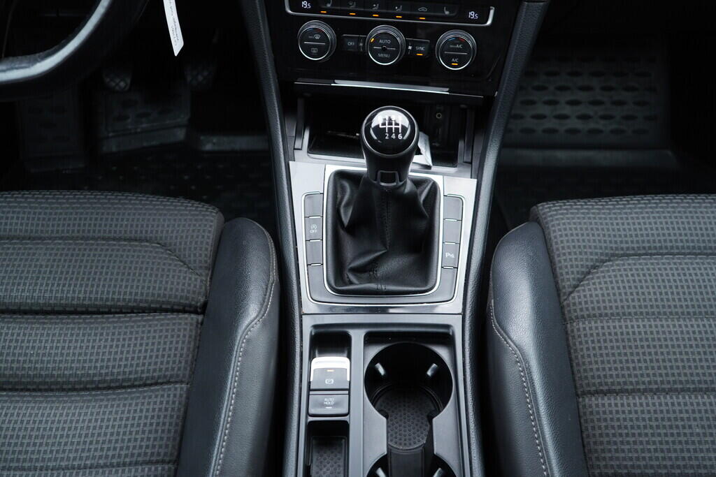 OV190V09207_33.webp_GOLF Highline 1.4 TSI 110 kW manuál