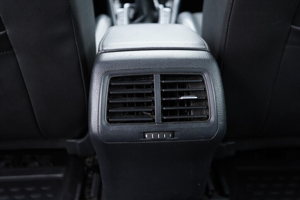 OV190V09207_36.webp_GOLF Highline 1.4 TSI 110 kW manuál