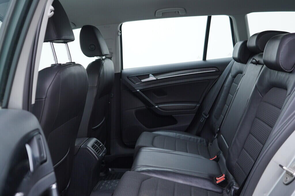 OV190V09207_37.webp_GOLF Highline 1.4 TSI 110 kW manuál