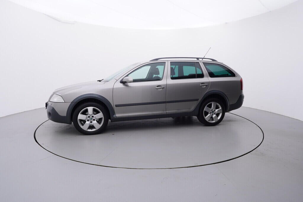 OV190V09209_11.webp_OCTAVIA Scout 2.0 TDI 103 kW manuál