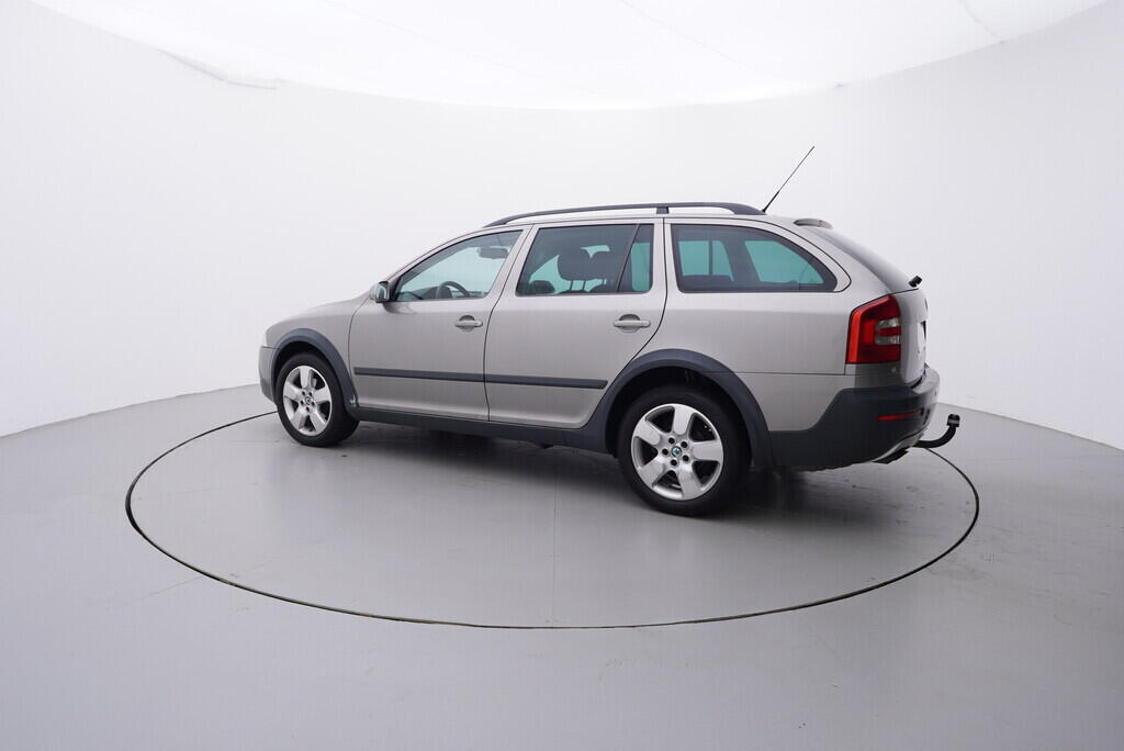 OV190V09209_12.webp_OCTAVIA Scout 2.0 TDI 103 kW manuál