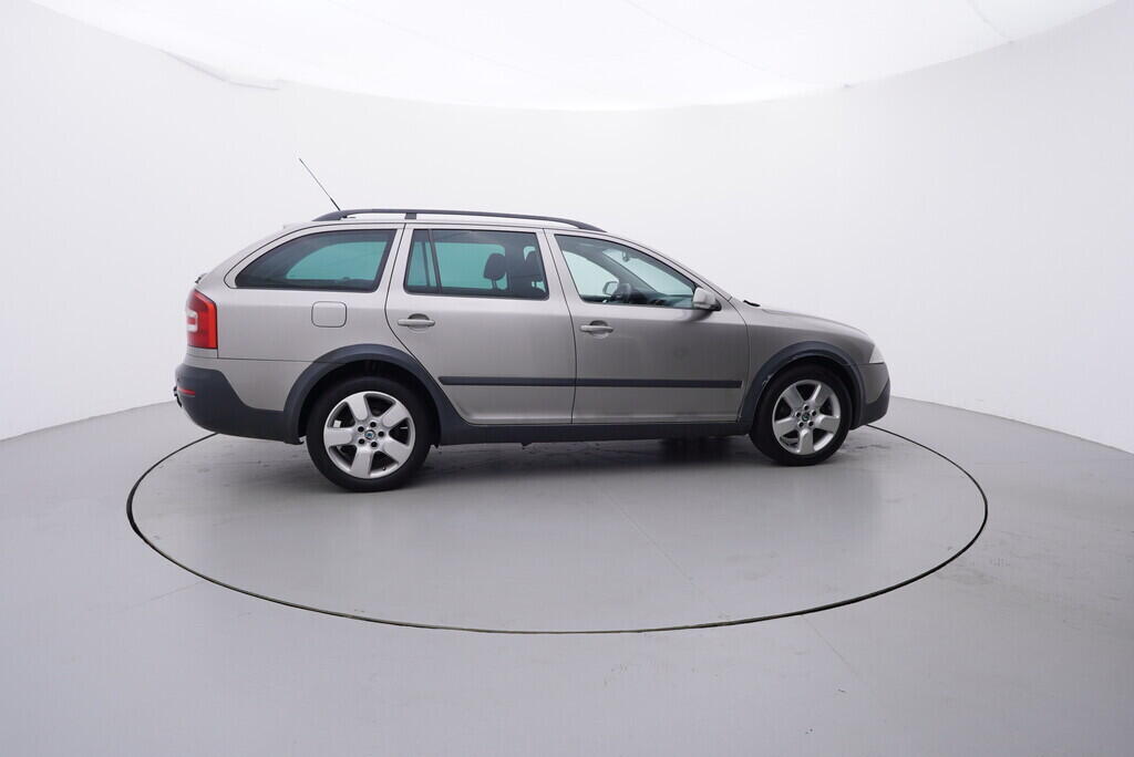OV190V09209_15.webp_OCTAVIA Scout 2.0 TDI 103 kW manuál
