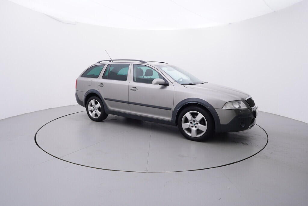 OV190V09209_16.webp_OCTAVIA Scout 2.0 TDI 103 kW manuál
