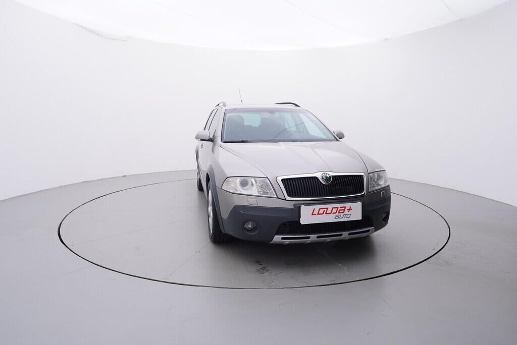 OV190V09209_17.webp_OCTAVIA Scout 2.0 TDI 103 kW manuál