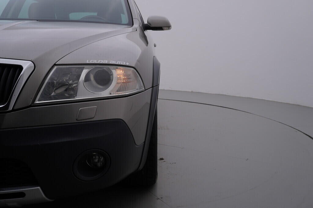 OV190V09209_43.webp_OCTAVIA Scout 2.0 TDI 103 kW manuál
