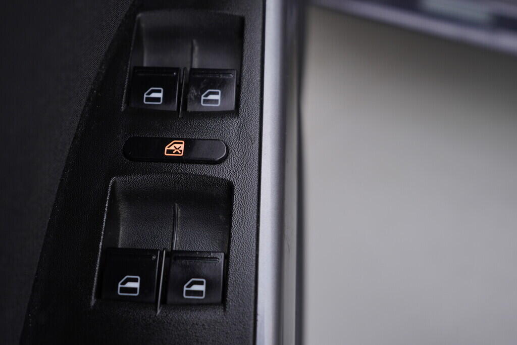 OV190V09217_20.webp_LEON Style 1.2 TSI 77 kW manuál