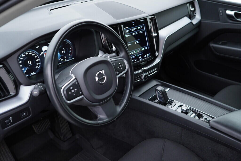 OV190V09219_22.webp_XC60 Momentum 2.0 TDI 145 kW automat, DPH