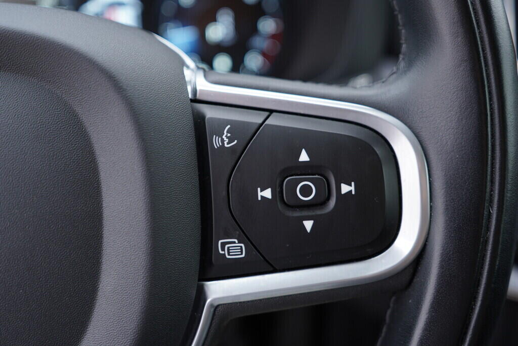 OV190V09219_27.webp_XC60 Momentum 2.0 TDI 145 kW automat, DPH