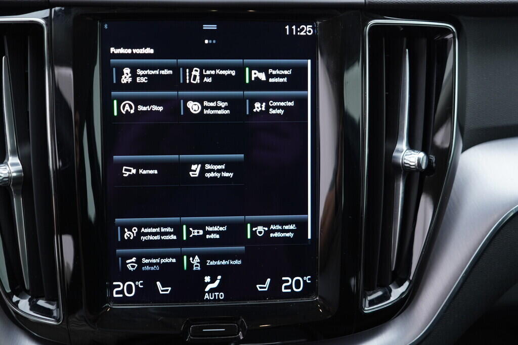 OV190V09219_32.webp_XC60 Momentum 2.0 TDI 145 kW automat, DPH