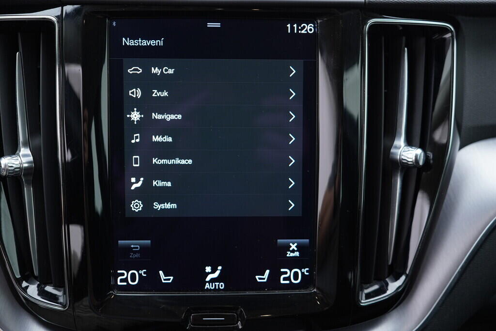 OV190V09219_35.webp_XC60 Momentum 2.0 TDI 145 kW automat, DPH