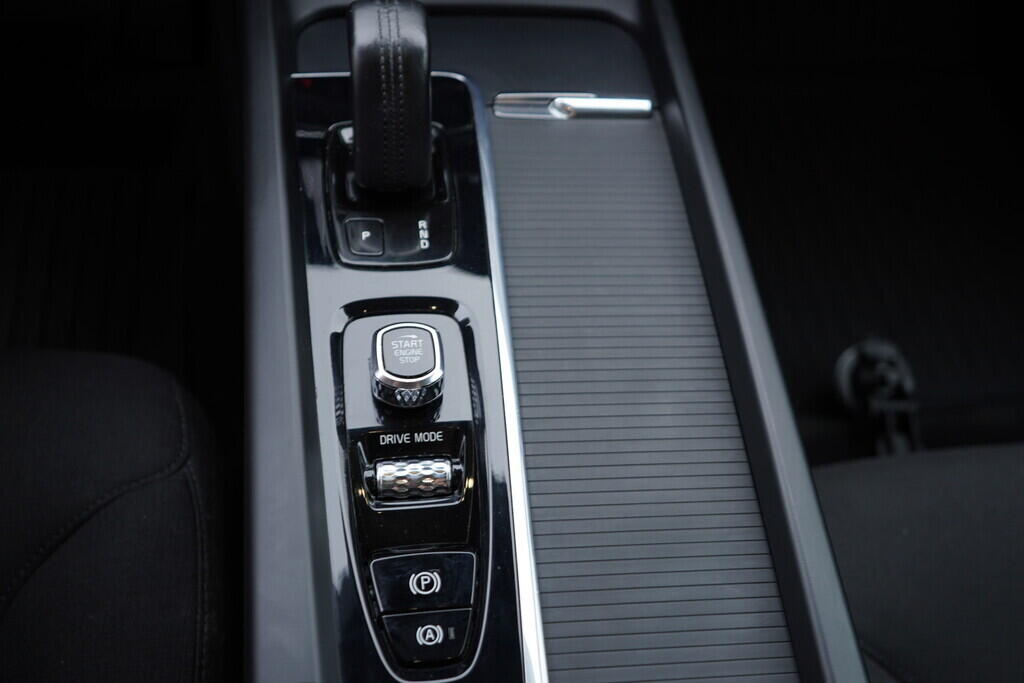 OV190V09219_39.webp_XC60 Momentum 2.0 TDI 145 kW automat, DPH