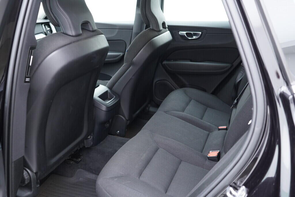 OV190V09219_40.webp_XC60 Momentum 2.0 TDI 145 kW automat, DPH