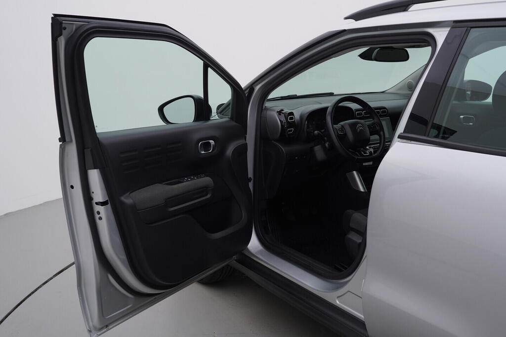 OV190V09220_18.webp_C3 AIRCROSS Feel 1.2  81 kW manuál