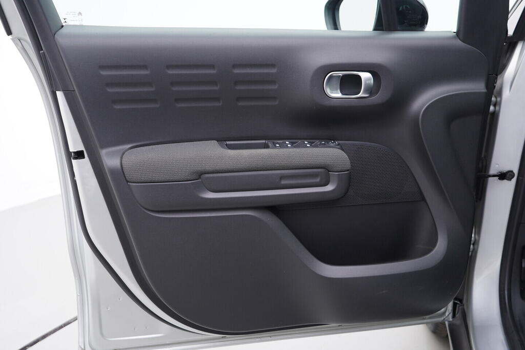 OV190V09220_19.webp_C3 AIRCROSS Feel 1.2  81 kW manuál