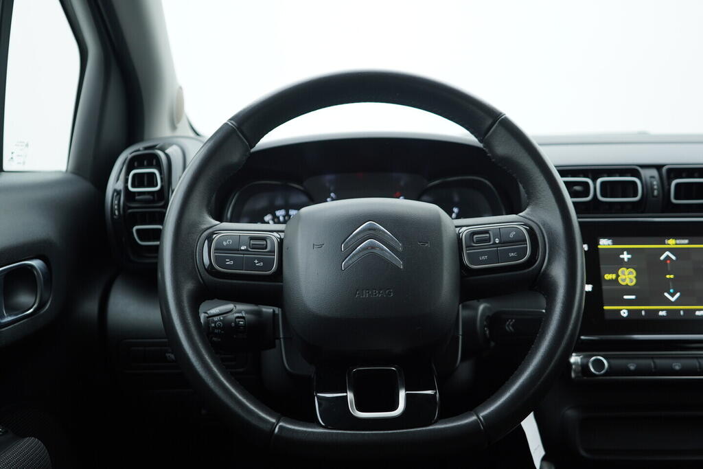 OV190V09220_26.webp_C3 AIRCROSS Feel 1.2  81 kW manuál