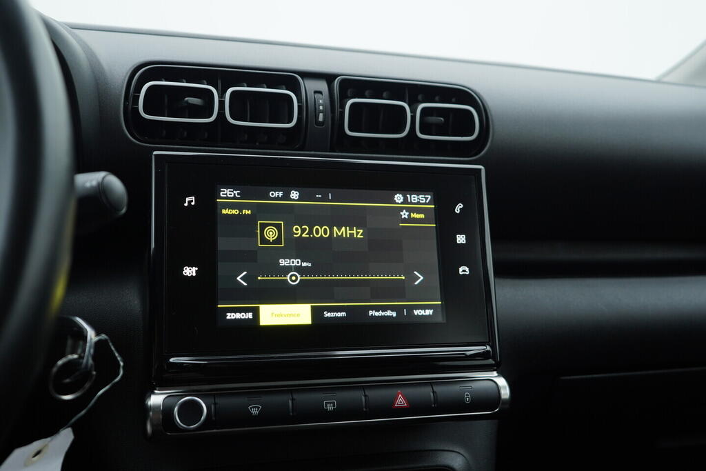 OV190V09220_30.webp_C3 AIRCROSS Feel 1.2  81 kW manuál