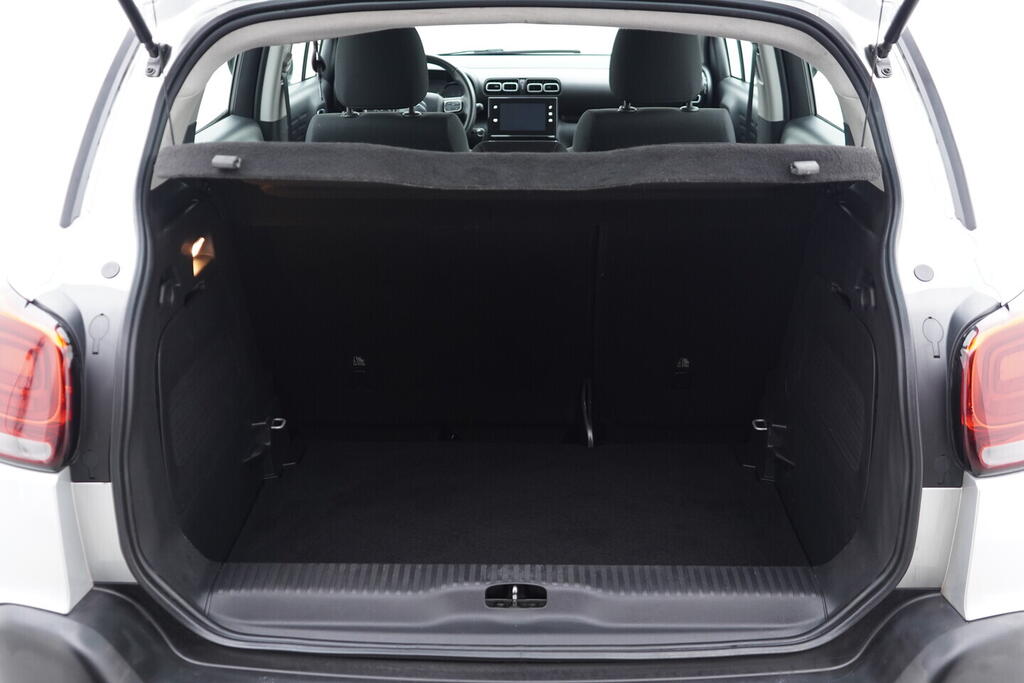 OV190V09220_34.webp_C3 AIRCROSS Feel 1.2  81 kW manuál