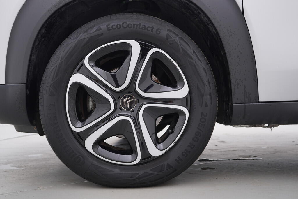 OV190V09220_35.webp_C3 AIRCROSS Feel 1.2  81 kW manuál