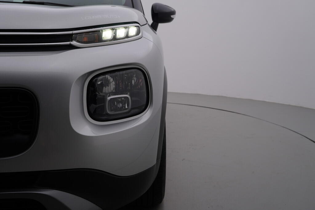 OV190V09220_36.webp_C3 AIRCROSS Feel 1.2  81 kW manuál